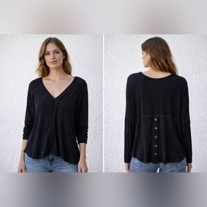 XCVI Women’s Belknap Cuddle VNeck Top Style 14106 In Black Size Medium